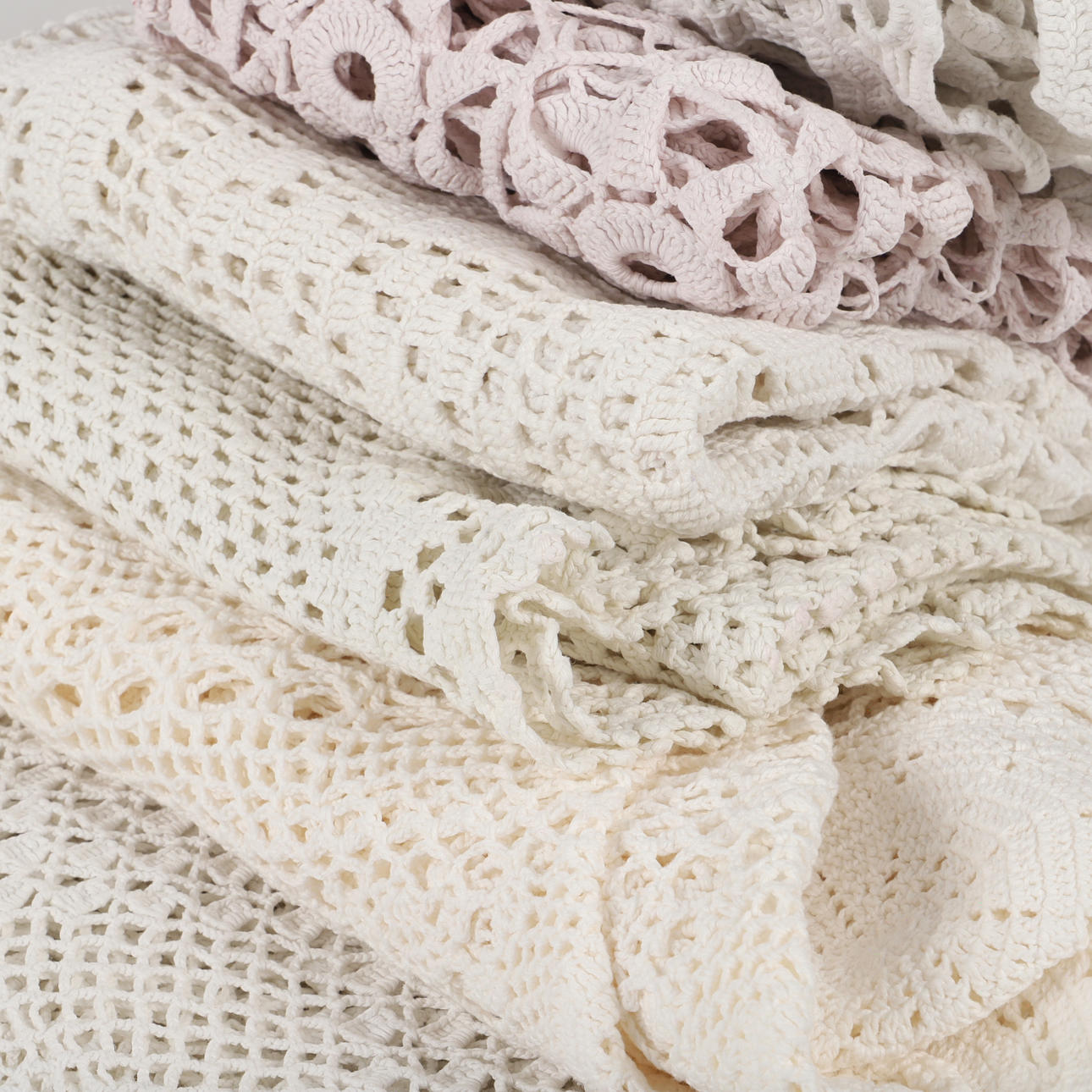 TABLECLOTHS, 6 pieces, crocheted cotton yarn, 1900s.