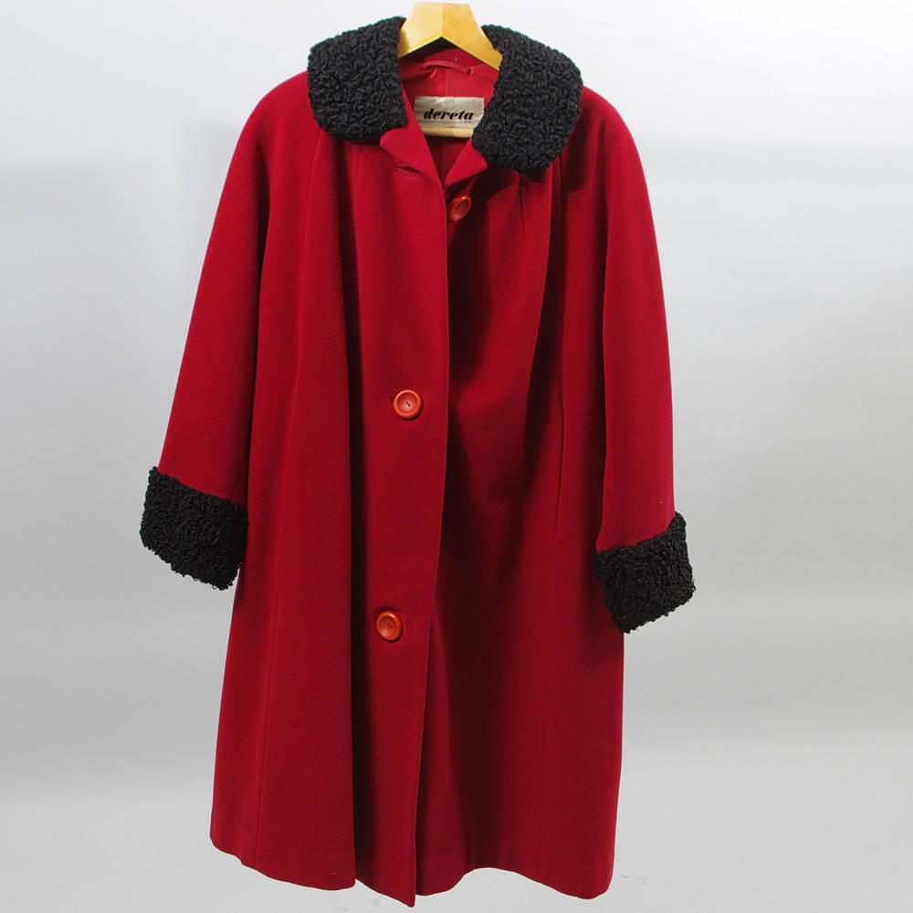 KAPPA med krage och armavslut i persian.