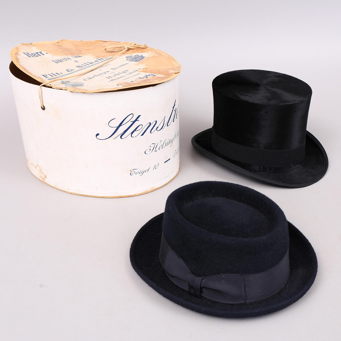 LARGE HAT, MEN'S HAT, 2 parts in box.