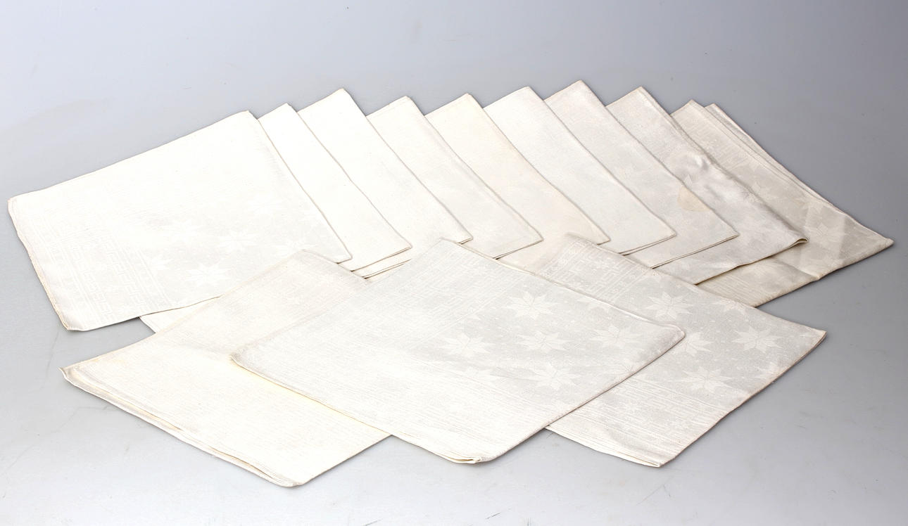 DAMASTLINNE, 12 servetter.