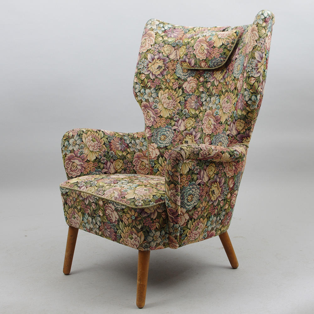 FÅTÖLJ, blommig klädsel, 1900-talets mitt.