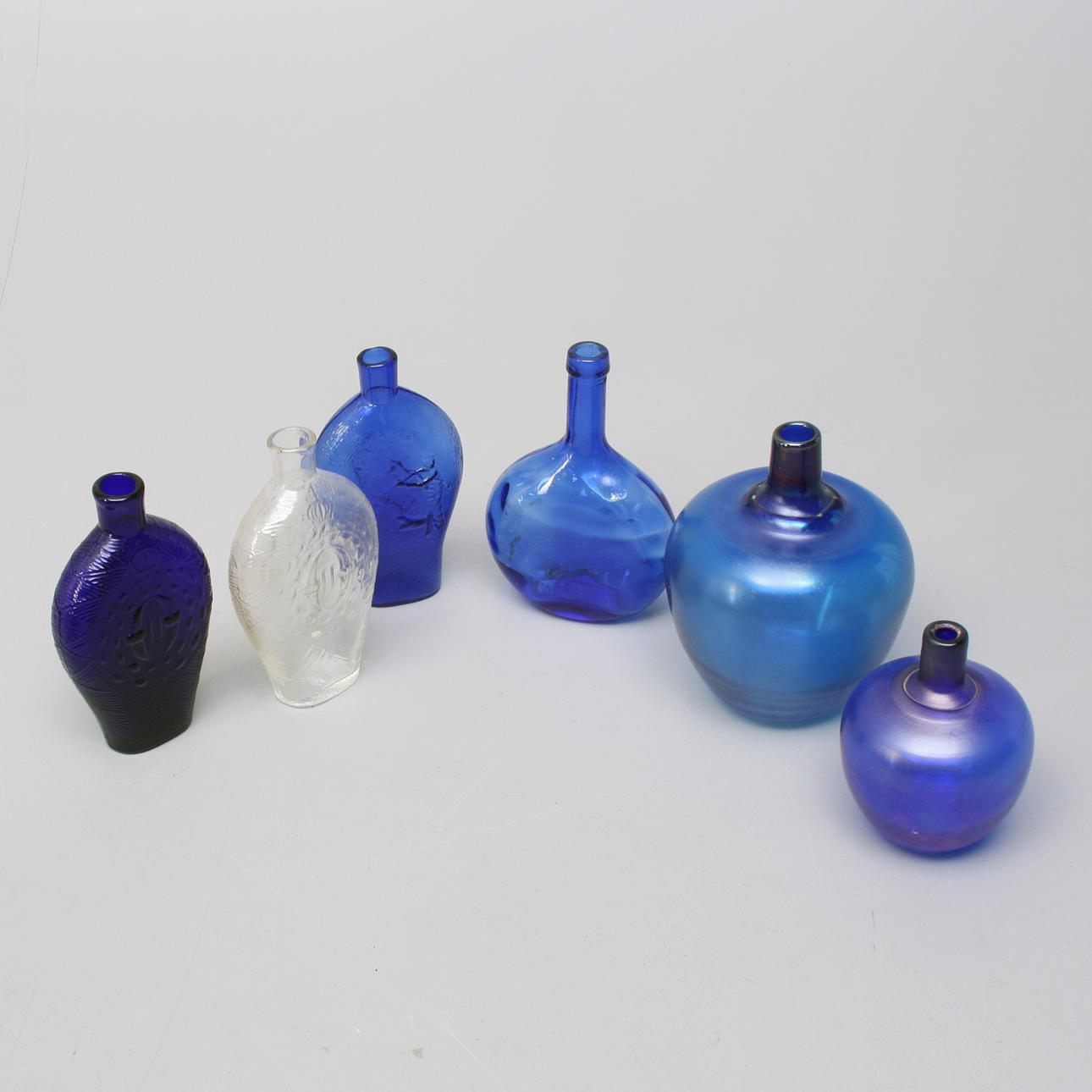 PLUNTOR 3 st. VASER 2 st. FLASKA, Glas, blått och klarglas.