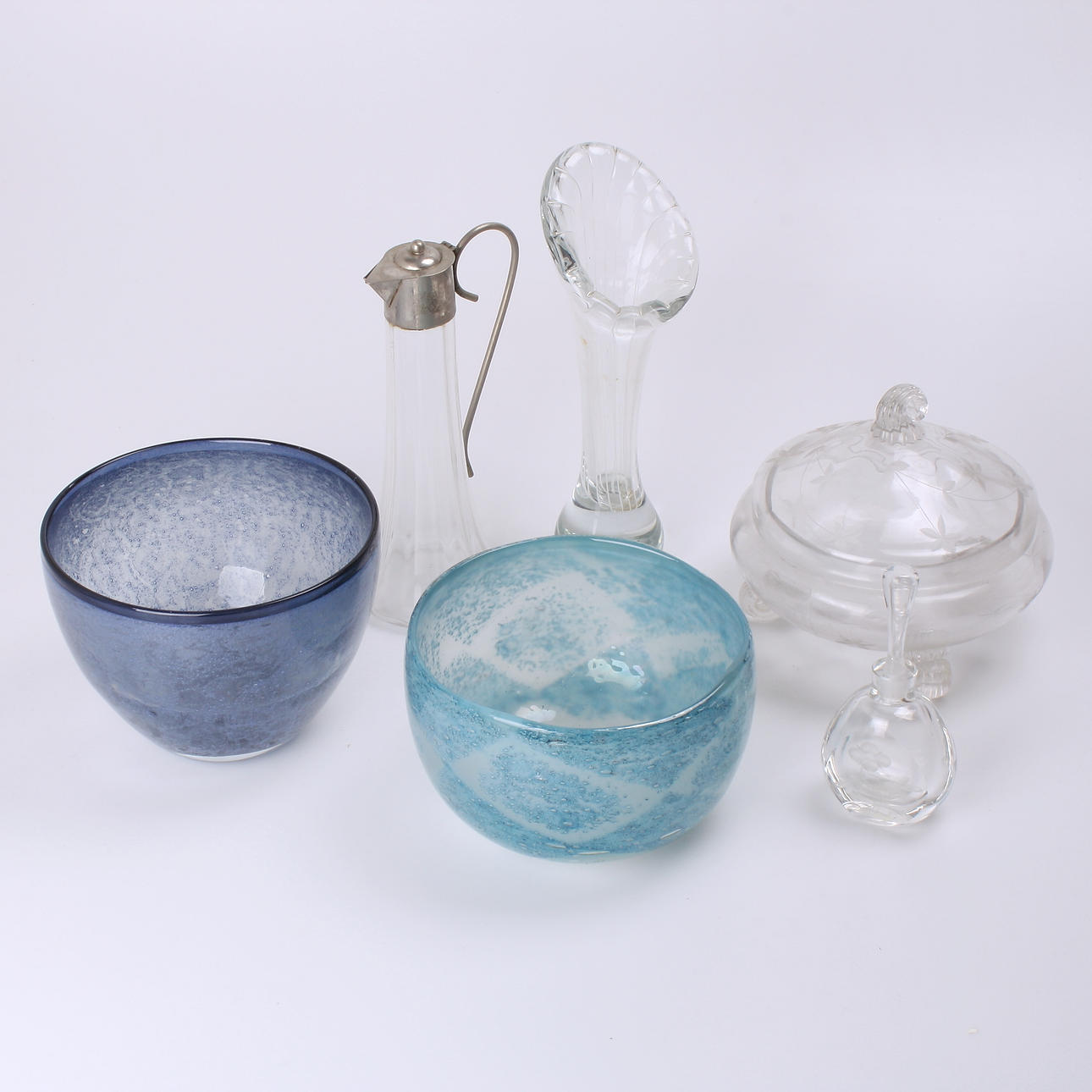 GLASFÖREMÅL 5 st, Karaff, skålar, vas, flakong.