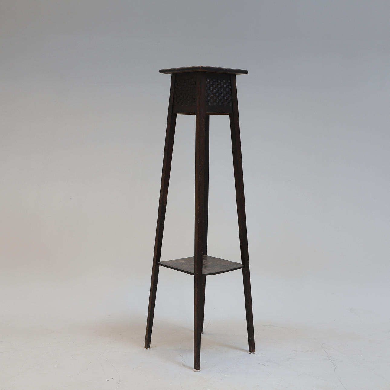 PIEDISTAL, oak, 20th century.