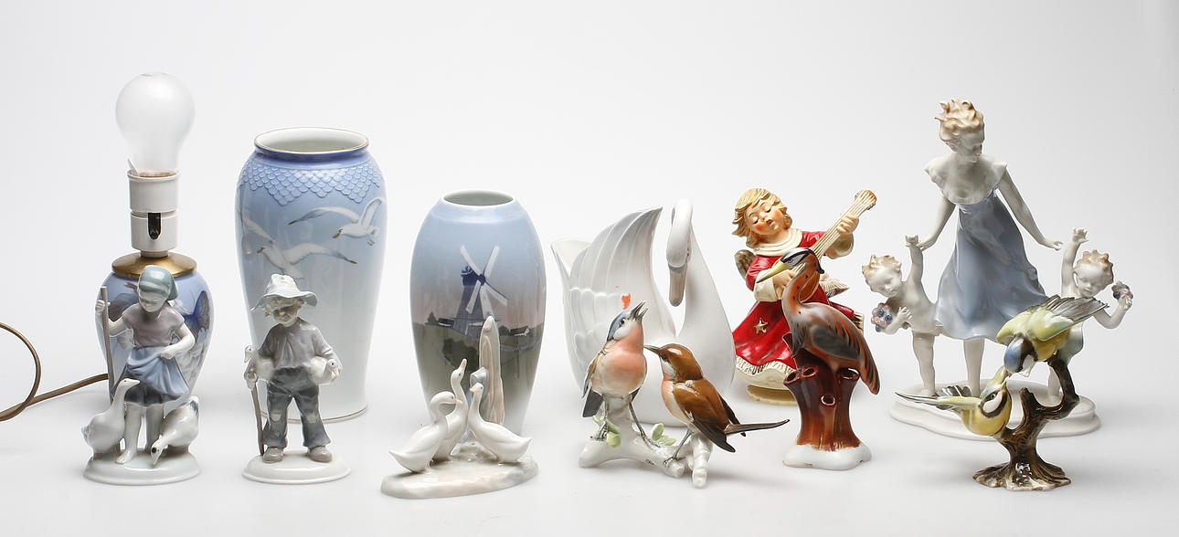 PORSLINSFÖREMÅL, 12 delar, bl.a. Bing & Gröndahl, Goebel.