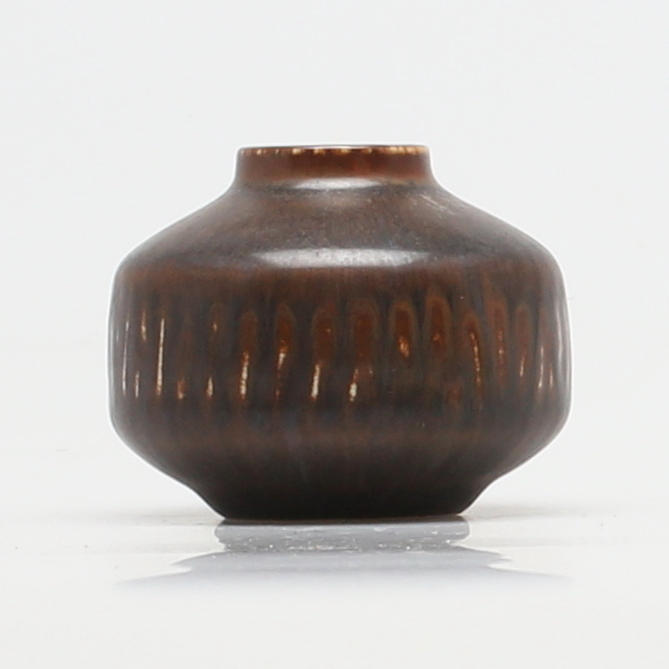 VAS, stengods, Signerad Eva Staer Nielsen, Saxbo, Danmark.