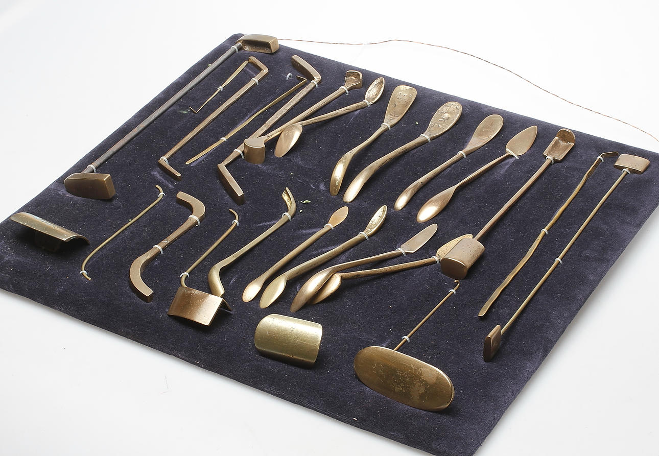 VERKTYG FÖR KONSTGJUTNING, 28 st, mässing, 1800-tal.