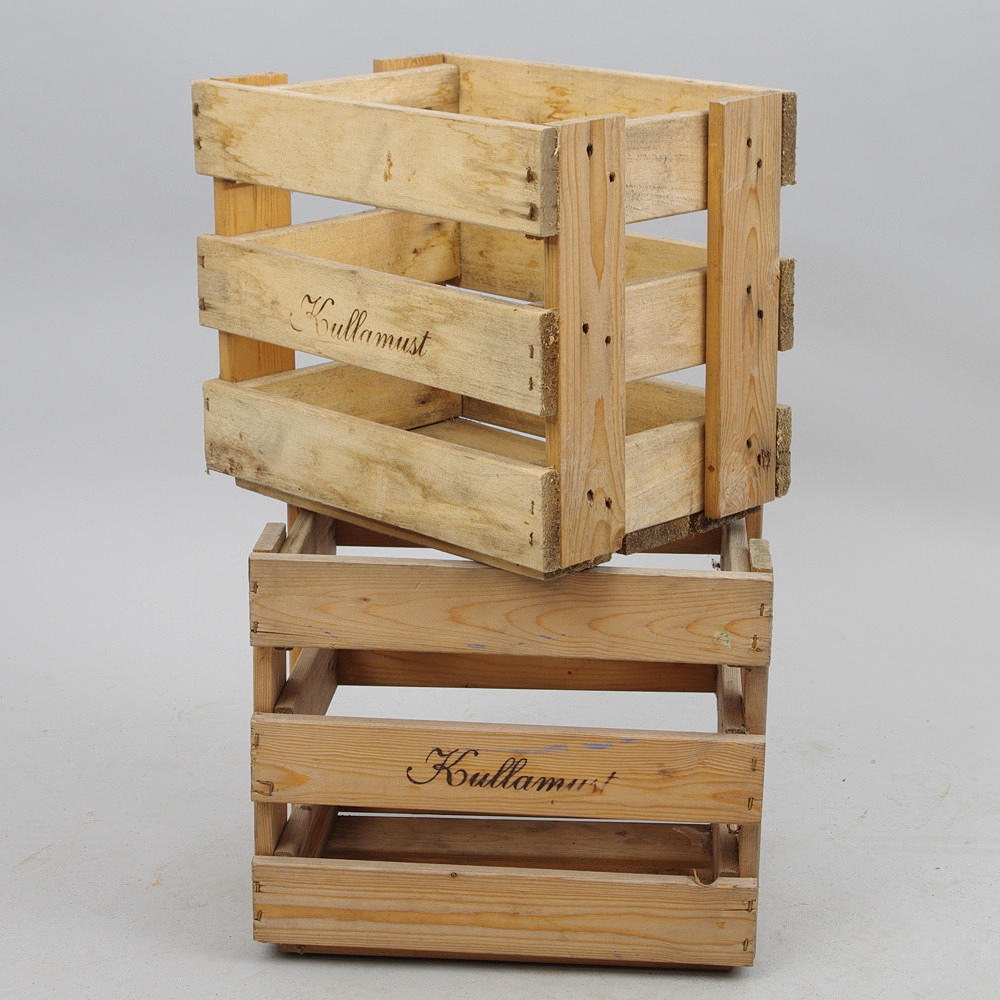 TRÄBACKAR, 2 stycken, Kullamust.