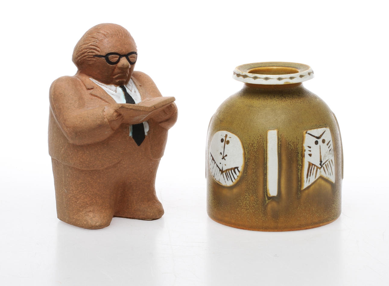 FIGURIN samt VAS, stengods, Lisa Larson.