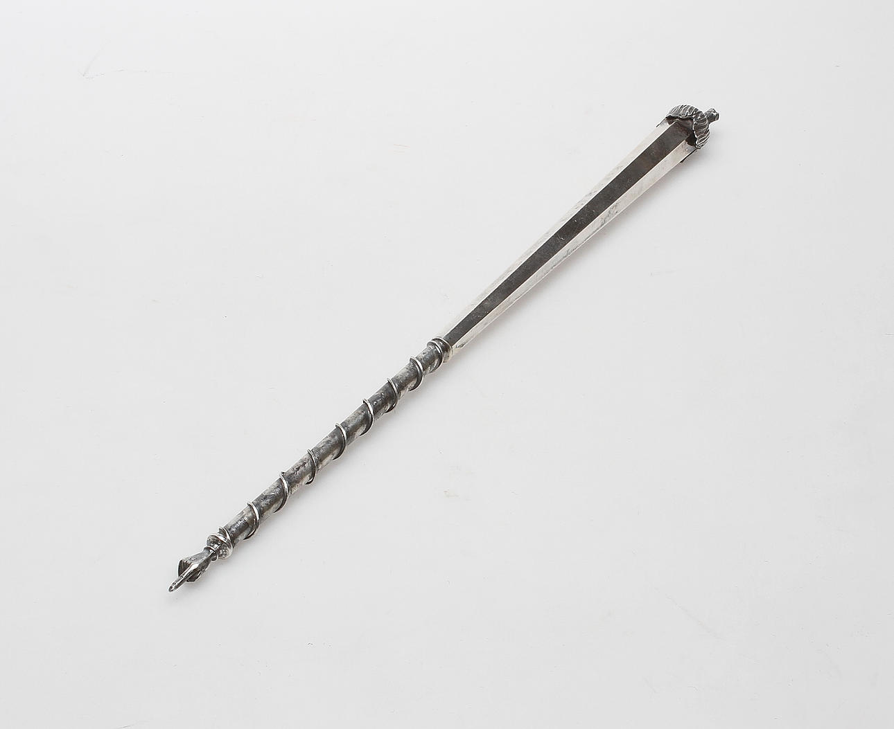 TORAPEKARE, silver, Österrike-Ungern, 1900-talets början.