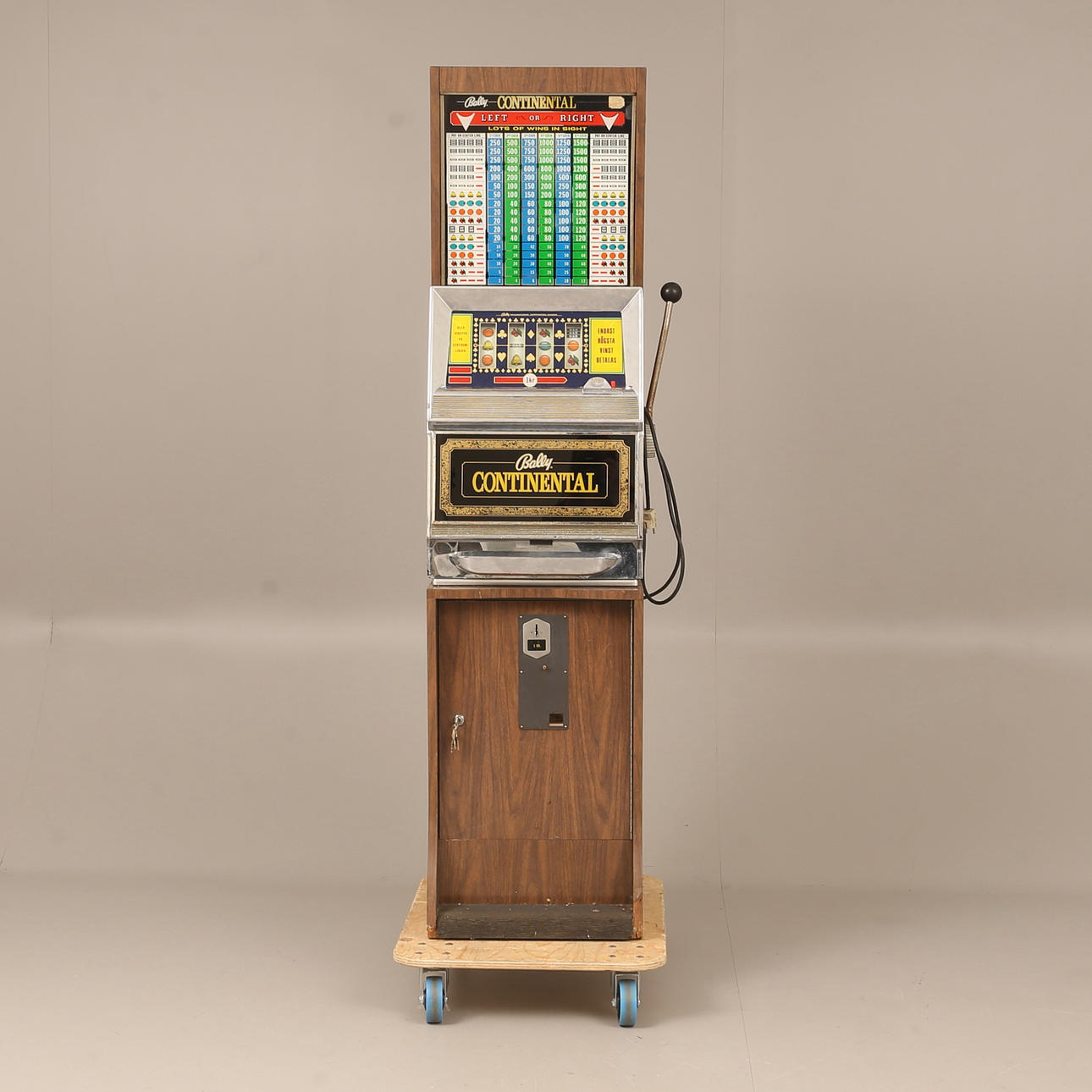 SLOT MACHINES/ONE ARMED BANDIT, Bally continental. Miscellaneous