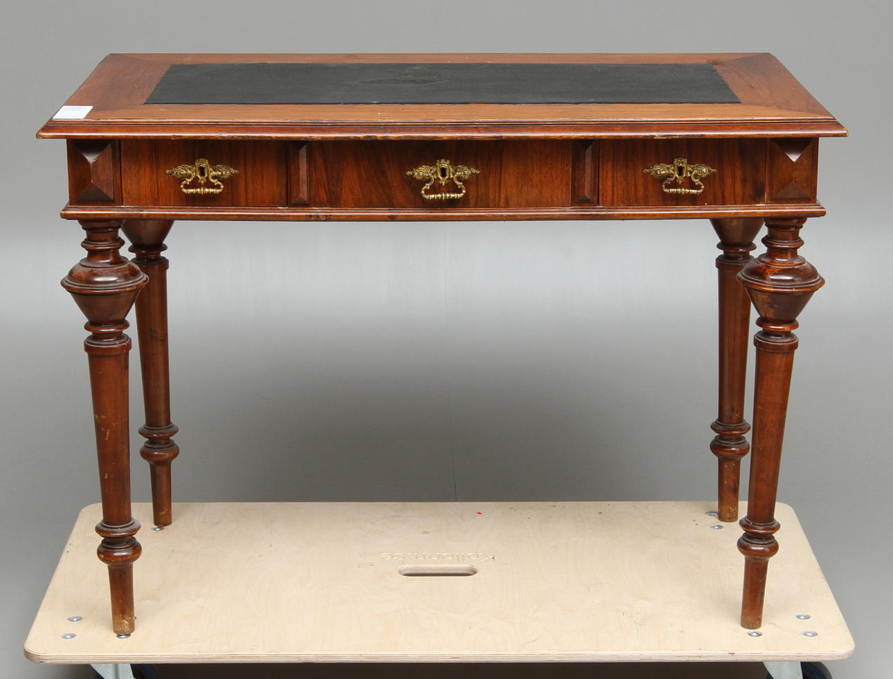 SKRIVBORD, nyrenässans, sent 1800-tal.