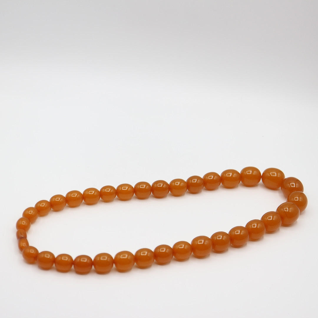 BERNSTEINKETTE ANTIK OLIVENFORM.