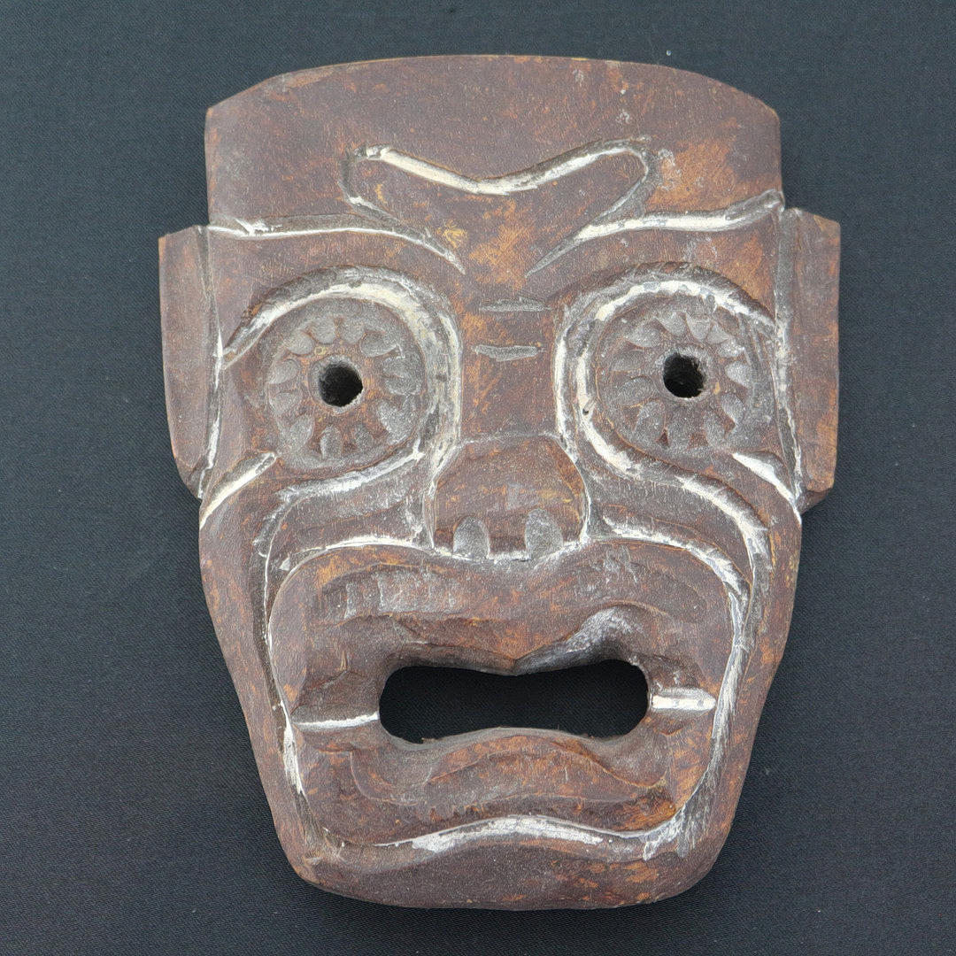 ANTIQUE MEXICAN WOODEN MASK.