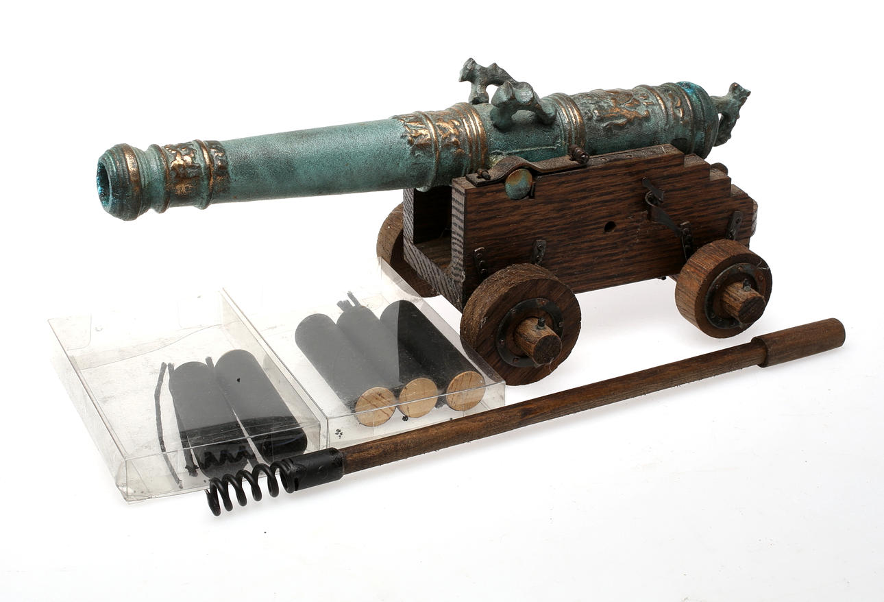 SALUTKANON BRONS, Carlskrona, 1900-tal.