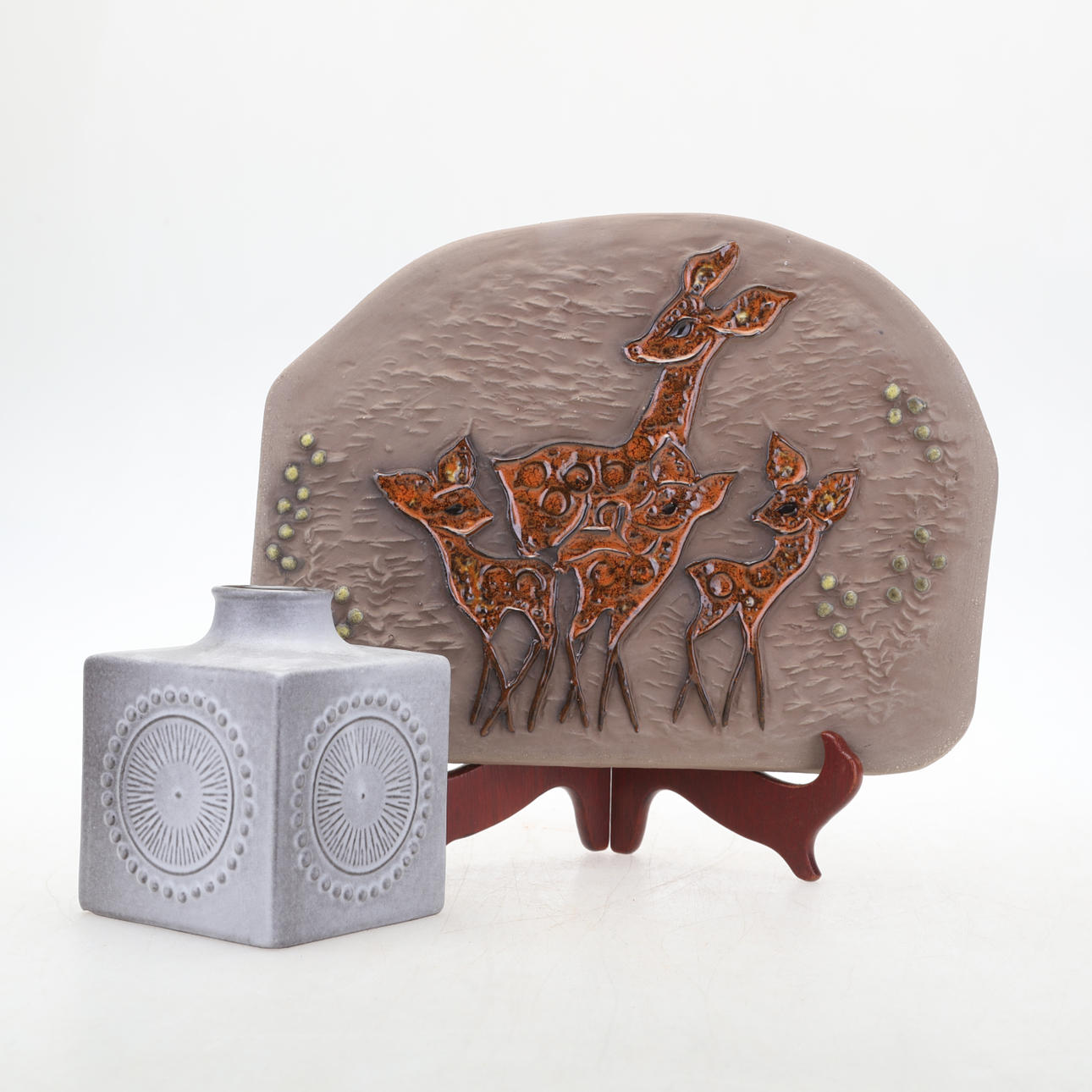 ESTER WA. WALL PLATE and VASE, Upsala Ekeby.