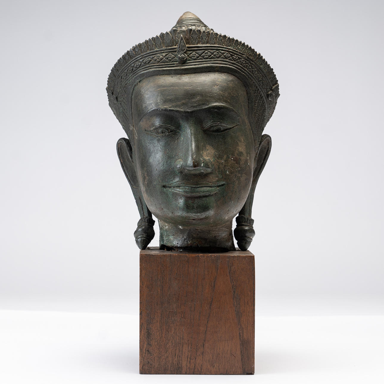 Büste, Messing, Holz, Asien.