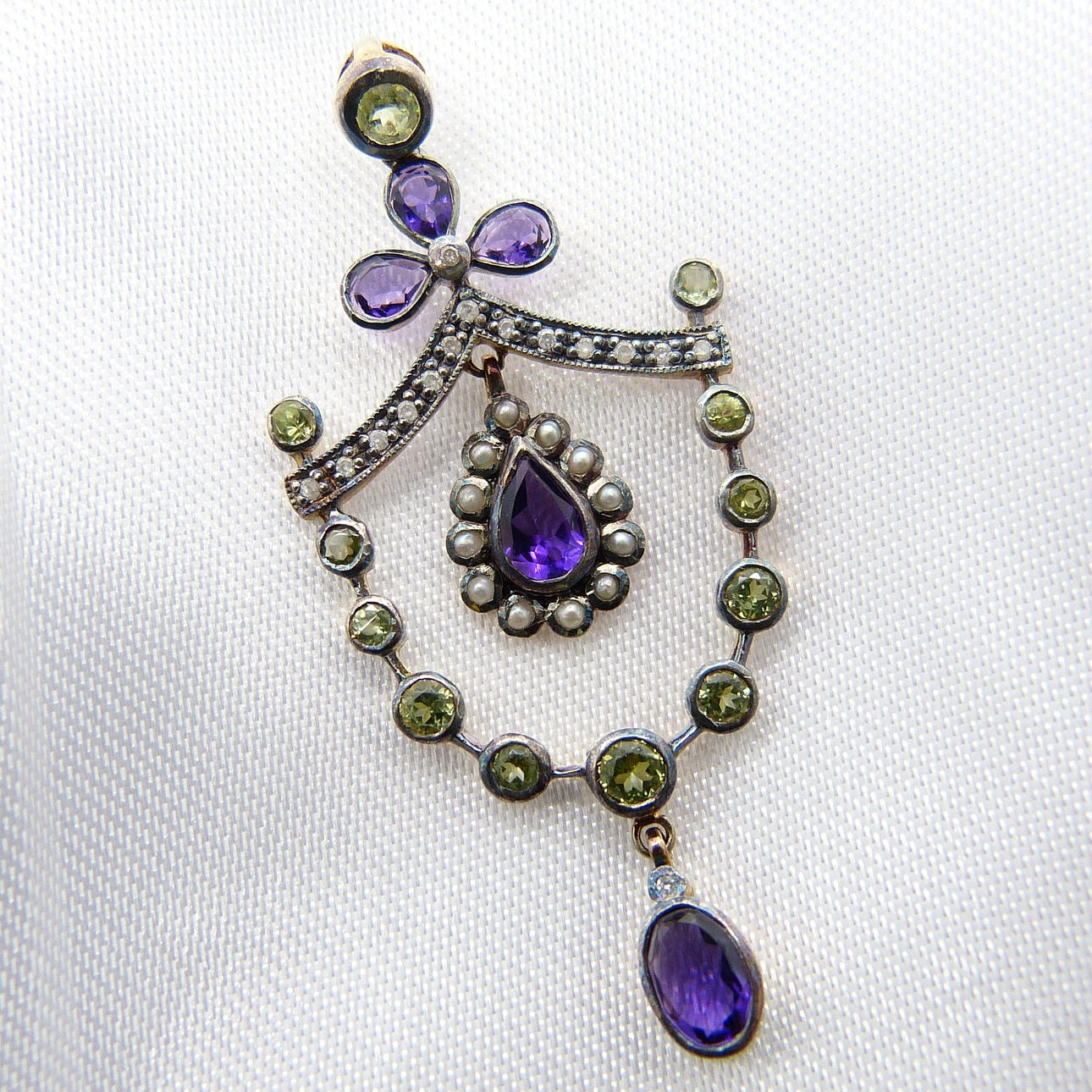 AMETHYST & PERIDOT PENDANT.