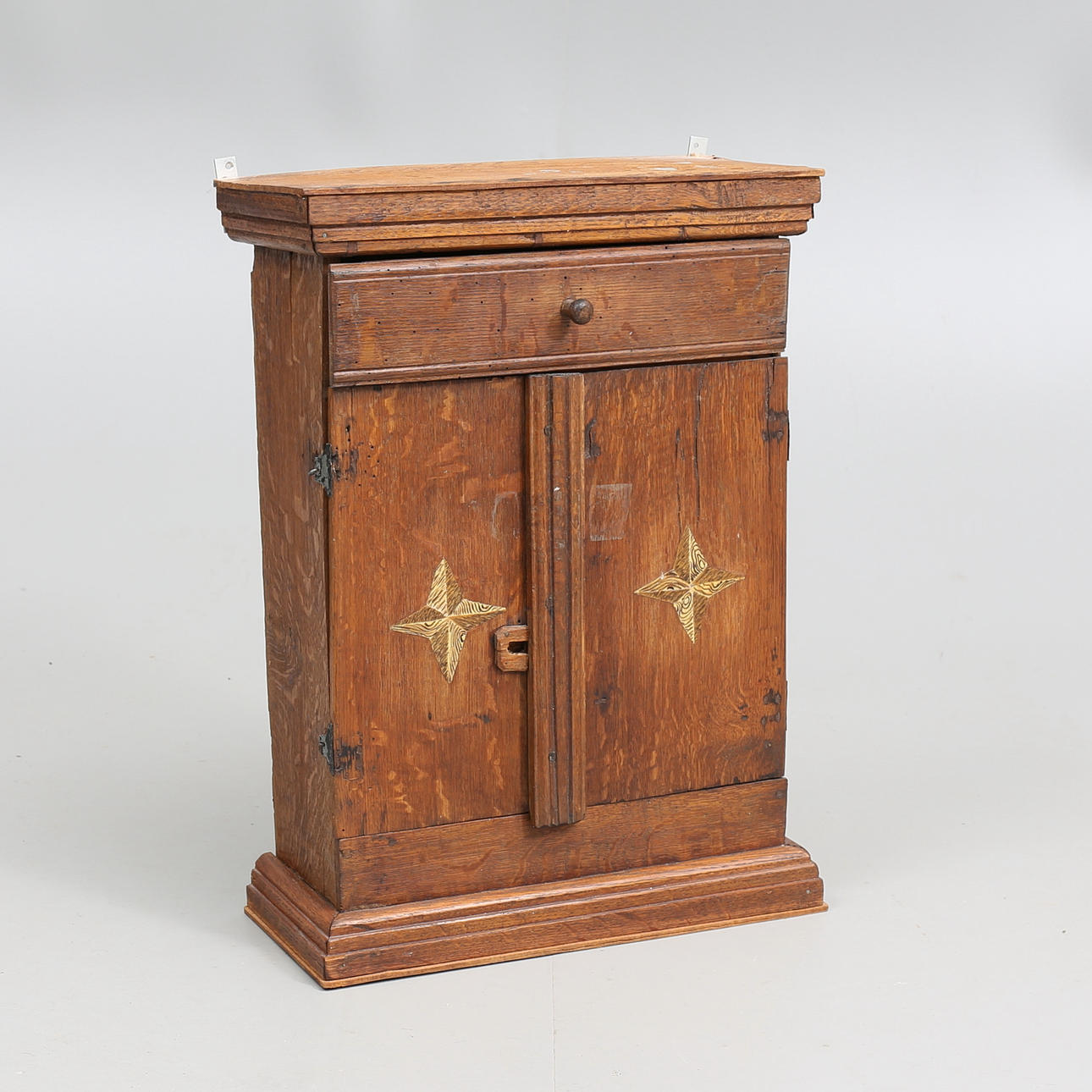 HÄNGSKÅP, 18-1900-tal.