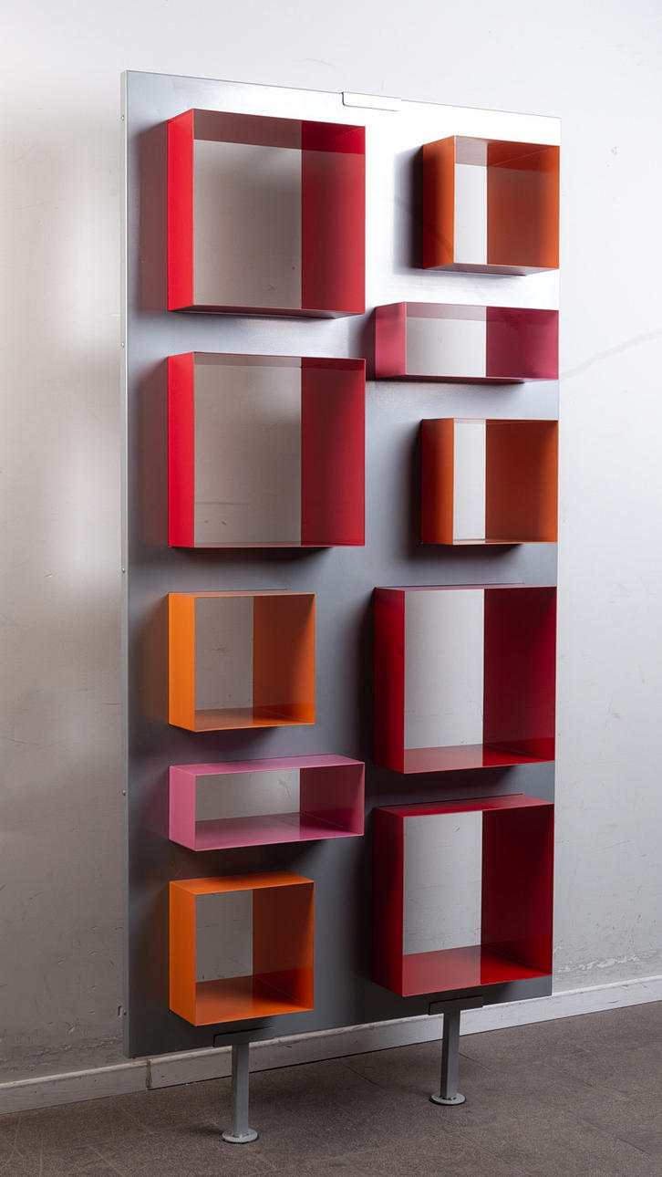 Hylla/Hyllvägg/ Bokhylla, stål.