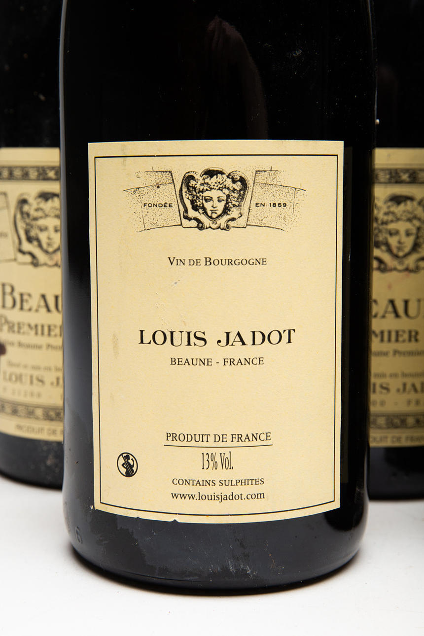 18 flaskor rött vin, Beaune Premier Cru, Frankrike, 2007 (18) 1. Vin ...
