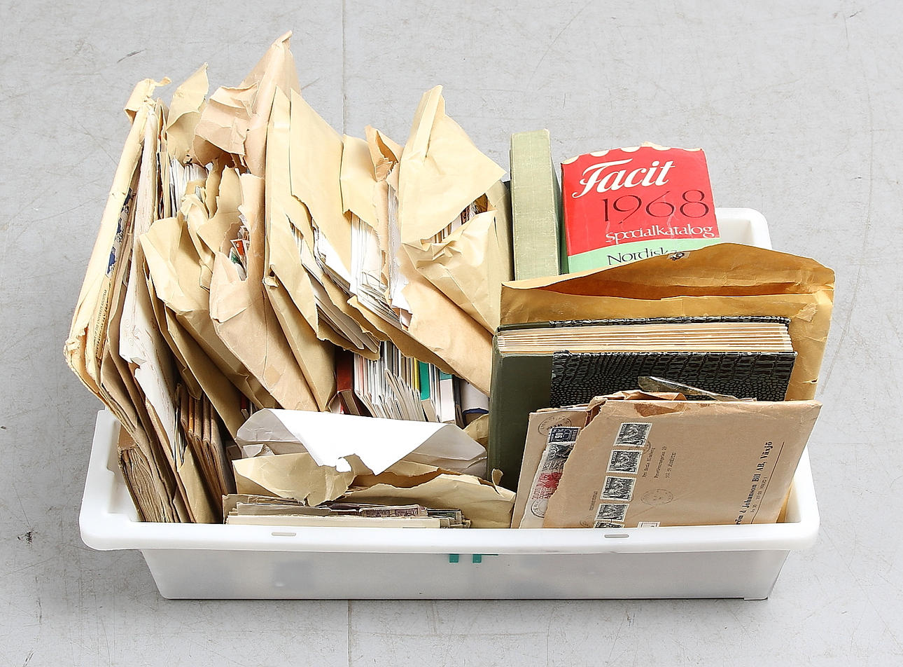 FRIMÄRKEN, MYNTBÖCKER mm.