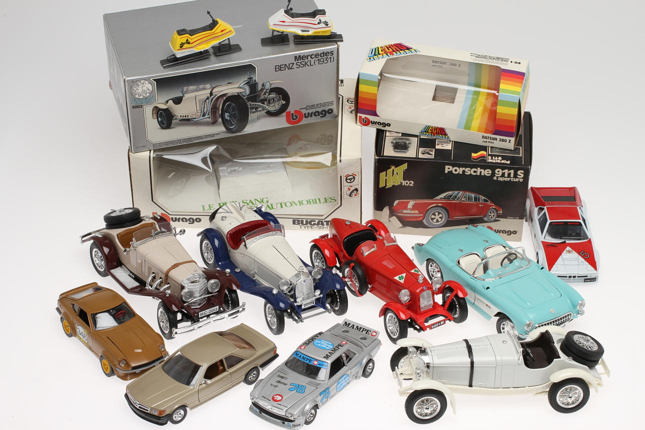 MODELLBILAR BURAGO 10 stycken delvis originalkartonger.