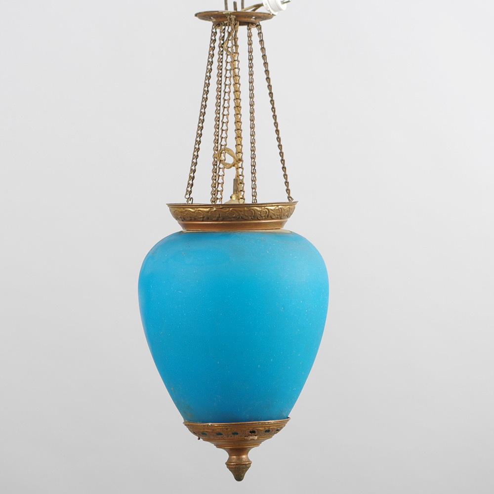 MÅNSKENSAMPEL, blått glas, sekelskiftet 1800/1900.