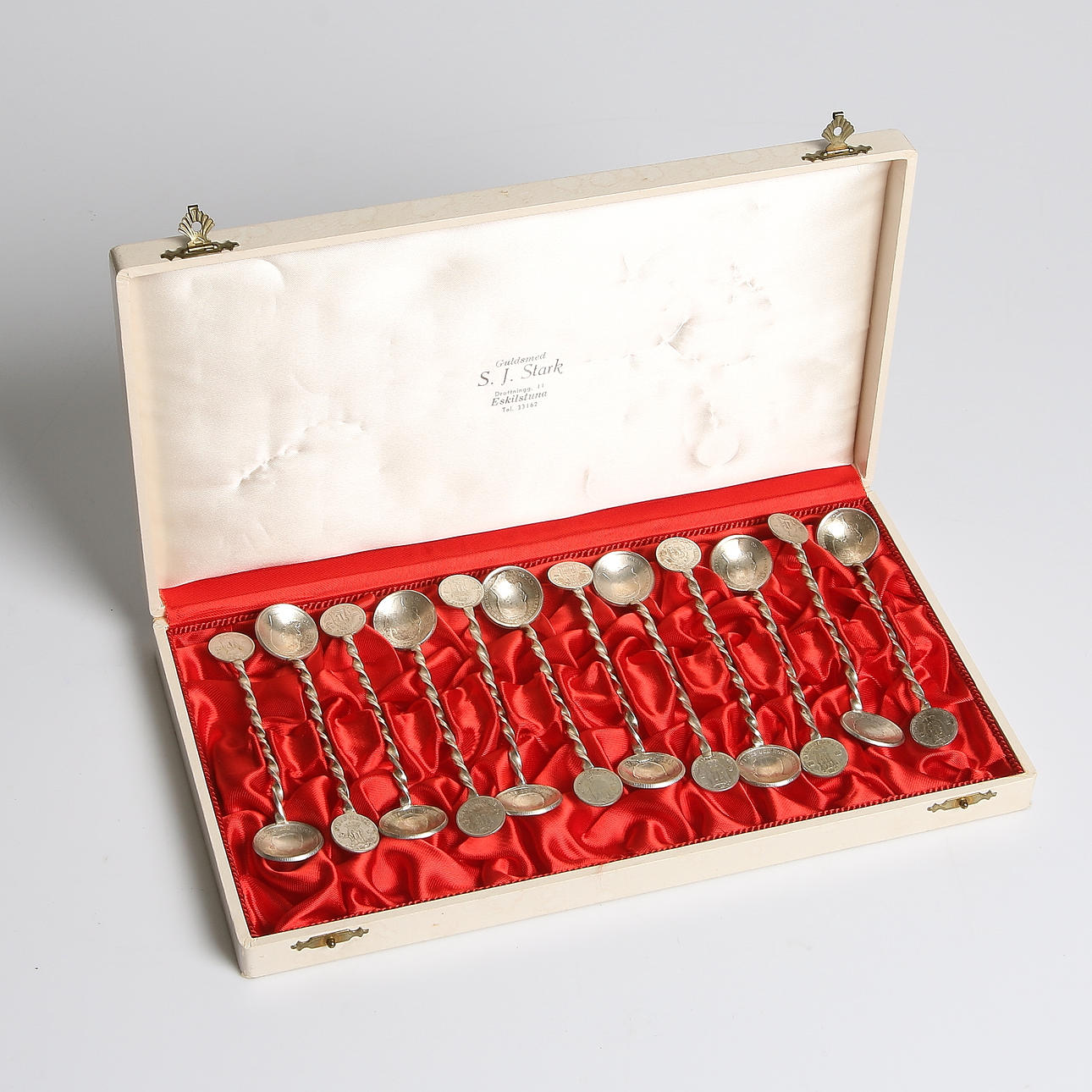 KAFFESKEDAR, 12 st, silver, "Myntskedar". Vikt 187 gram.