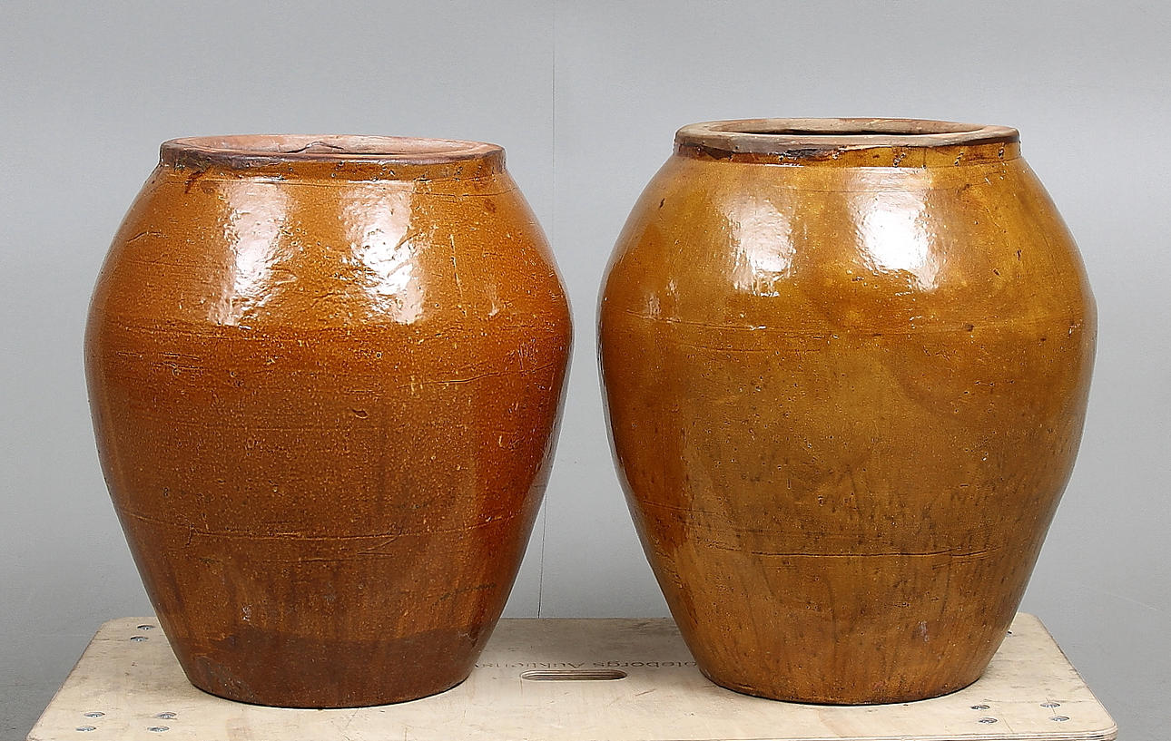 TRÄDGÅRDSURNOR, ett par, keramik, troligen Frankrike, 1900-tal.