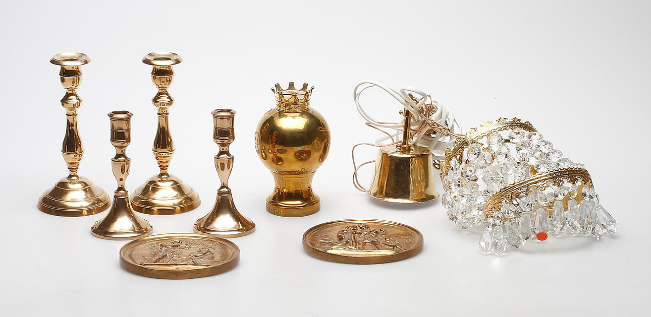 MÄSSINGSFÖREMÅL, 8 delar bland annat Bersbo och Skultuna Bruk.