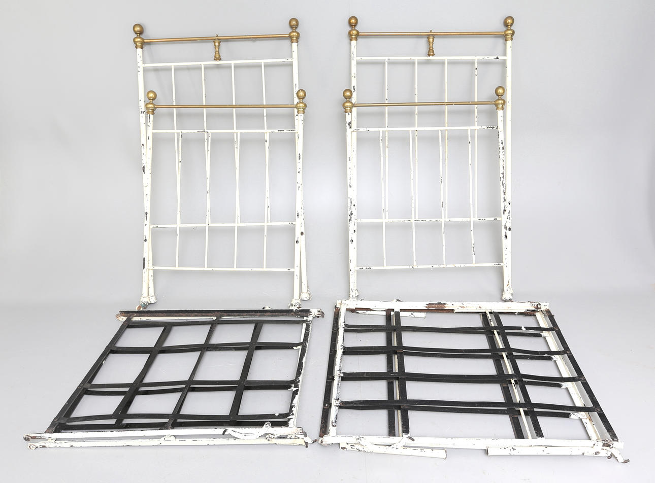 JÄRNSÄNGAR, 1 par, tidigt 1900-tal.