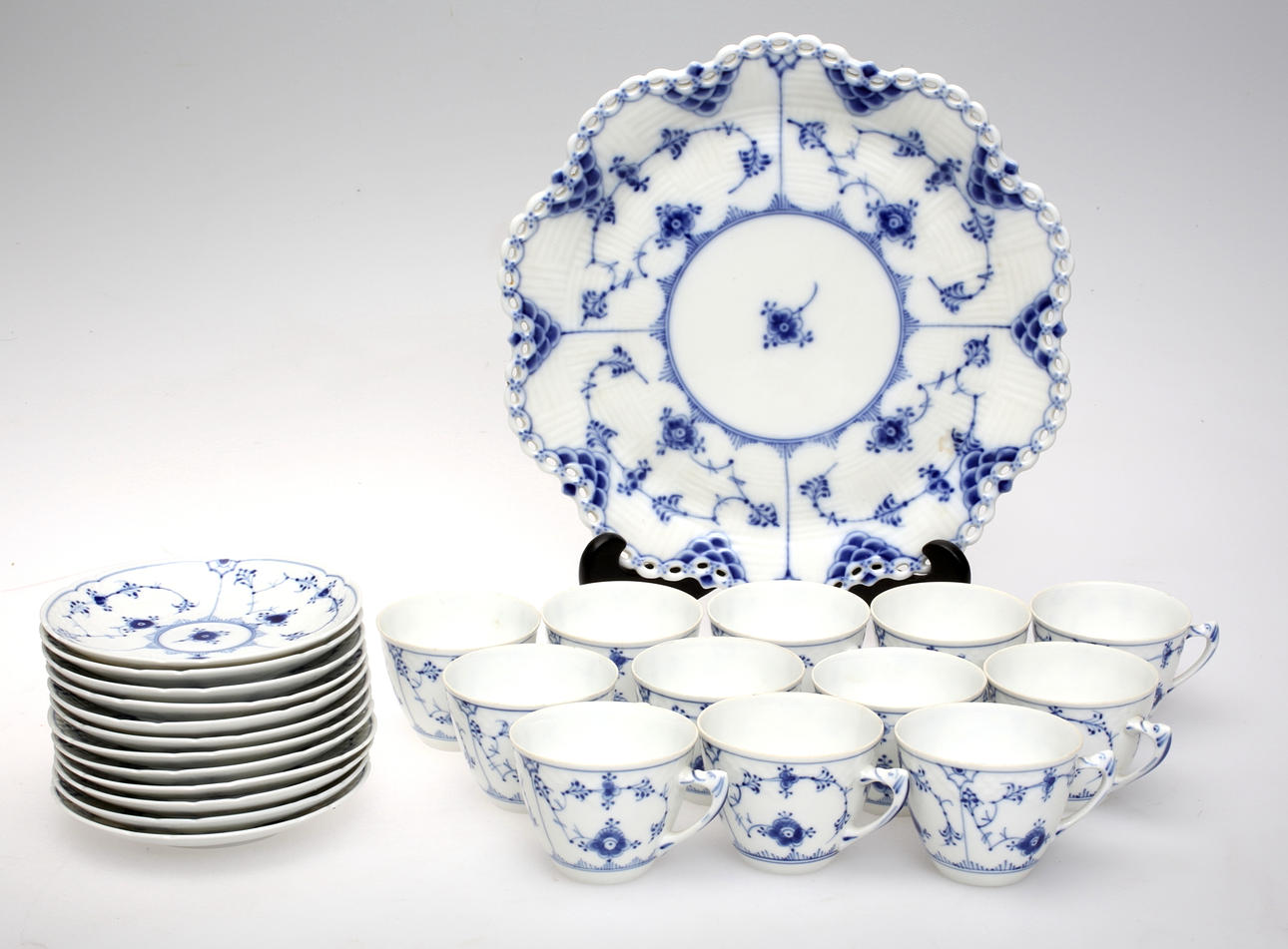 MOCKASERVIS, Bing o gröndal.