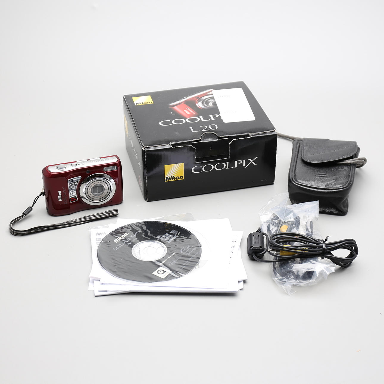 DIGITAL CAMERA, Nikon Coolpix L20.