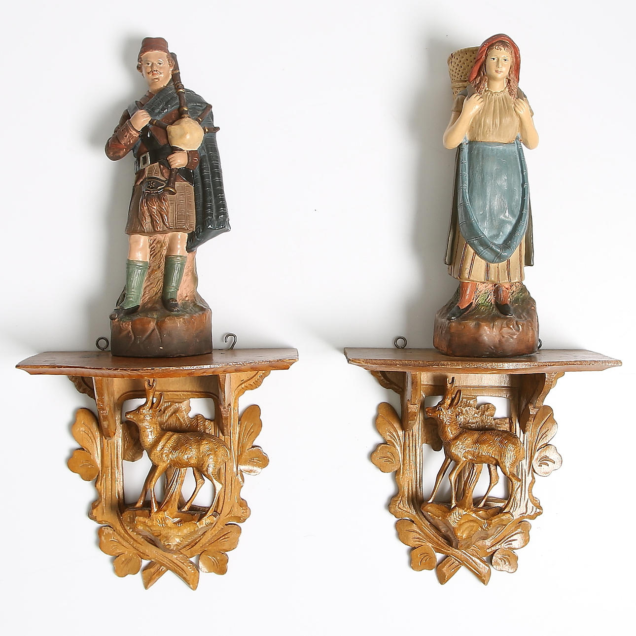 FIGURINER, 1 par, majolika Bernard Bloch, numrerade, signerade. 1900-talets första hälft.