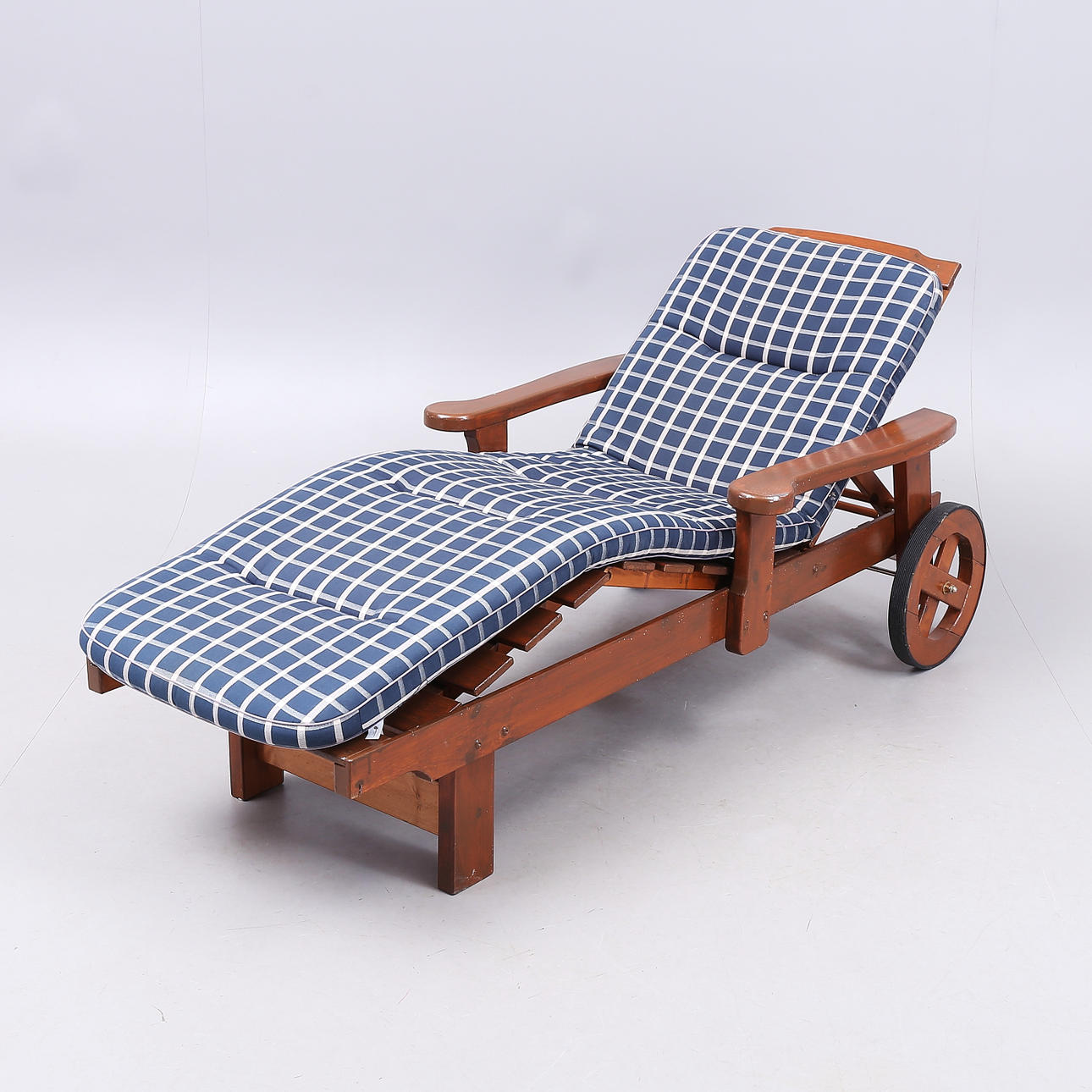 SUNBED on wheels, Hillerstorp.