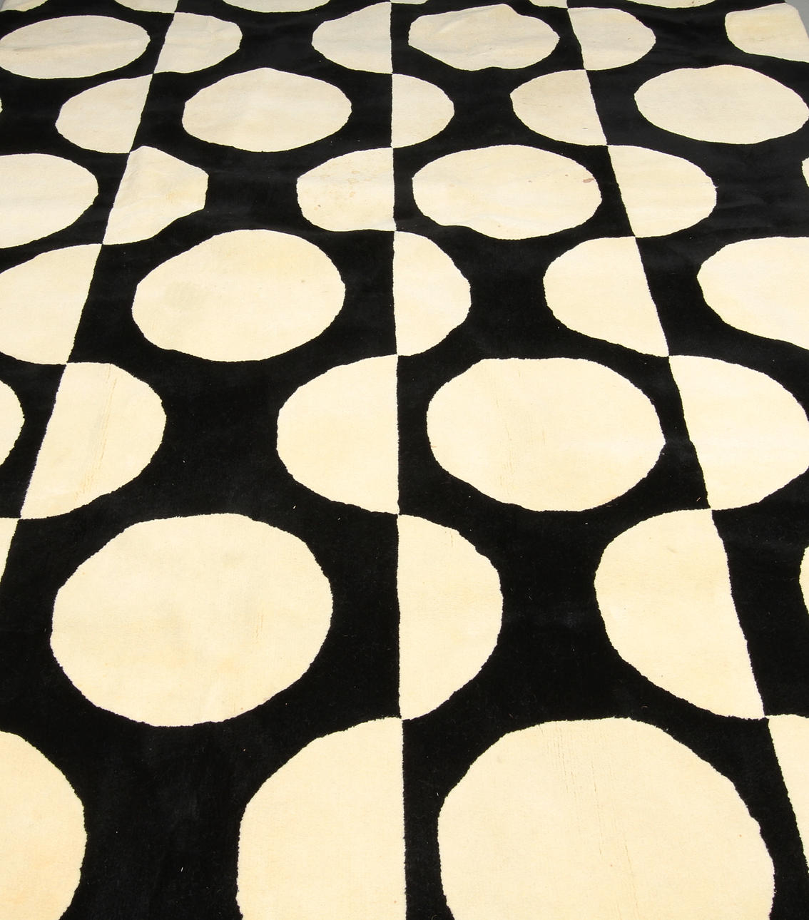 MATTA, Design Pia Wallén. 270 x 400 cm.