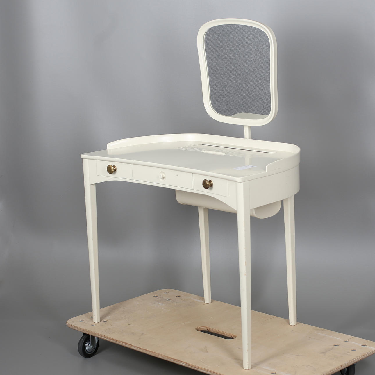 TOALETTBORD. Birgitta, Carl Malmsten, Bodafors.