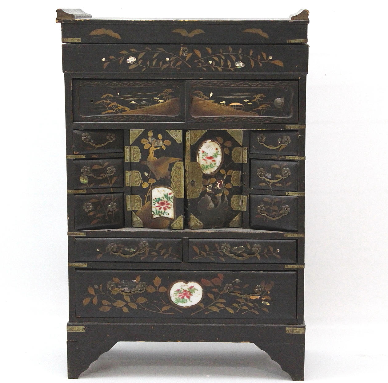 SMYCKESKÅP asiatiskt 1900-talet.