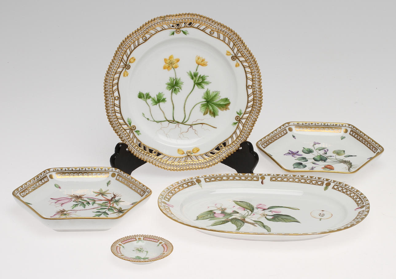 PARTI PORSLIN, 5 delar, Royal Copenhagen, bla Flora Danica.