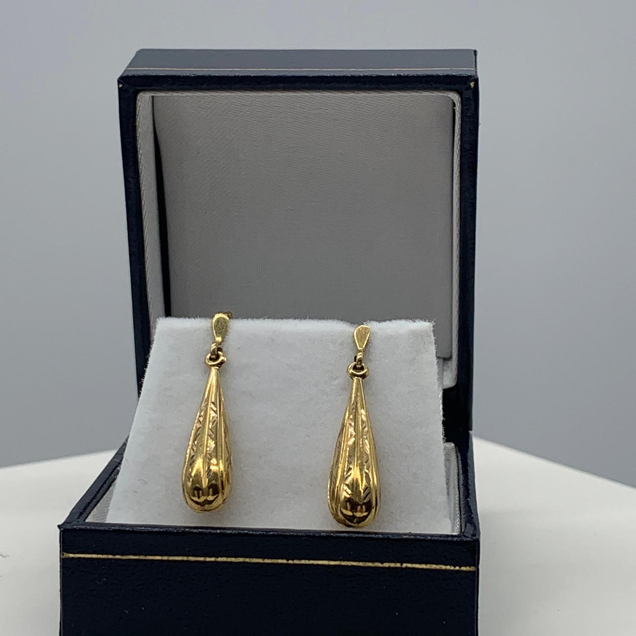 GULT GULD DROPPE ÖRHÄNGEN.