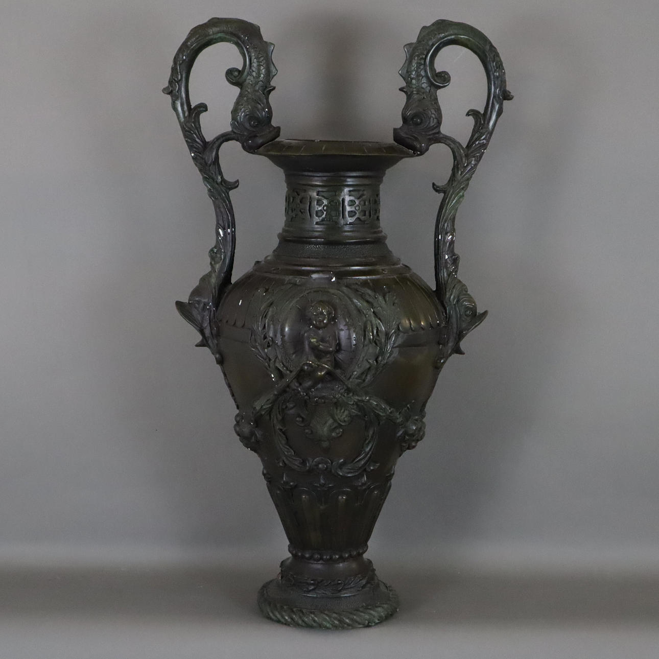 BRONS VAS, Jansen Möbler, urna form, lättnad dekoration.