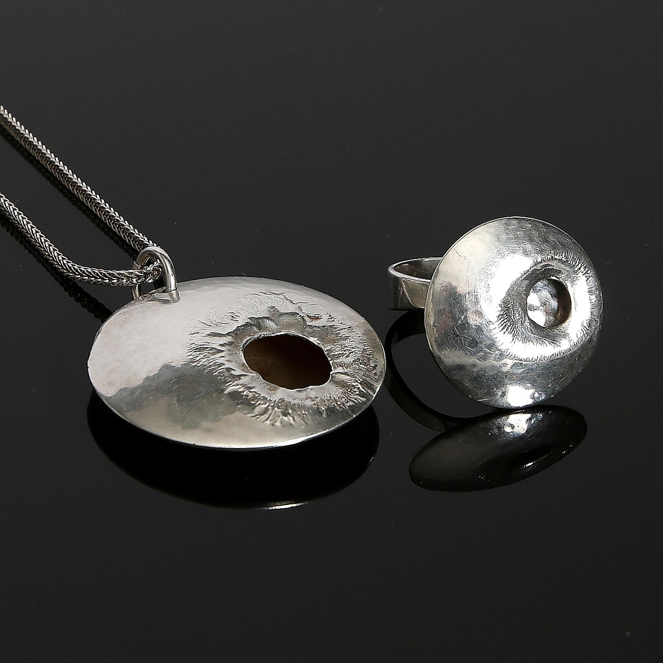 HÄNGE och RING, silver, Owe Johansson, Stockholm, 1960-tal.