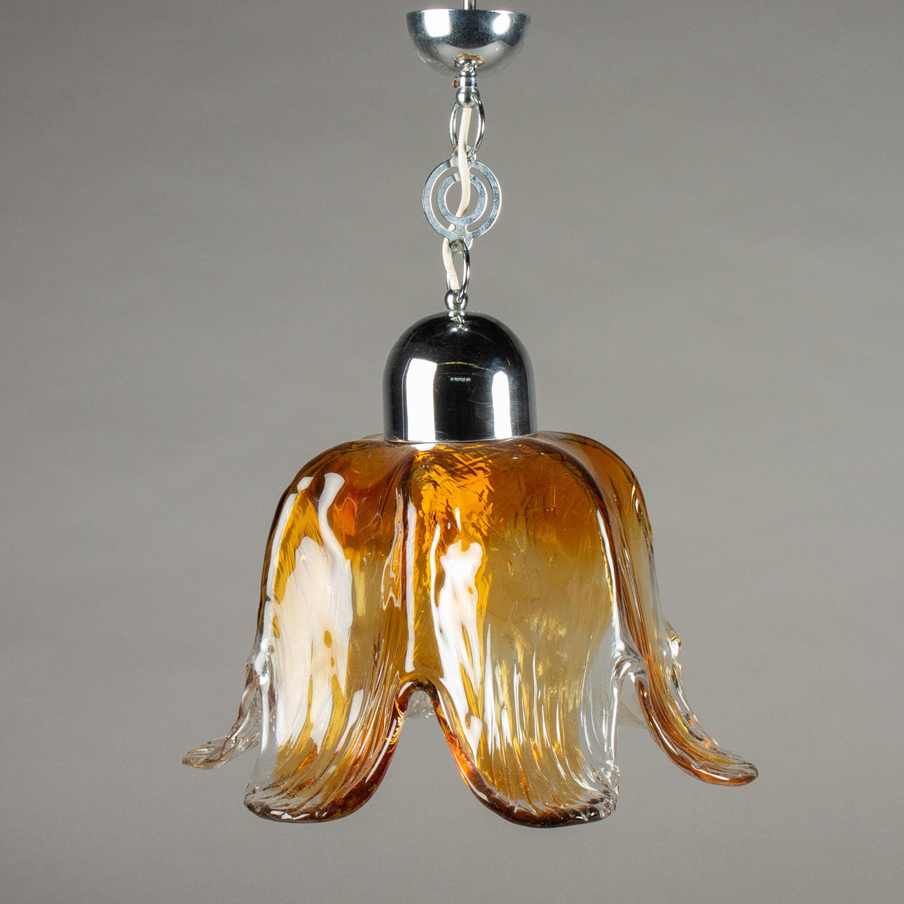 Riippuva valaisin, ruskea lasi.