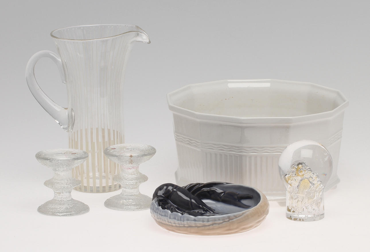 PARTI GLAS OCH PORSLIN, bla Gustavsberg och Royal Copenhagen.