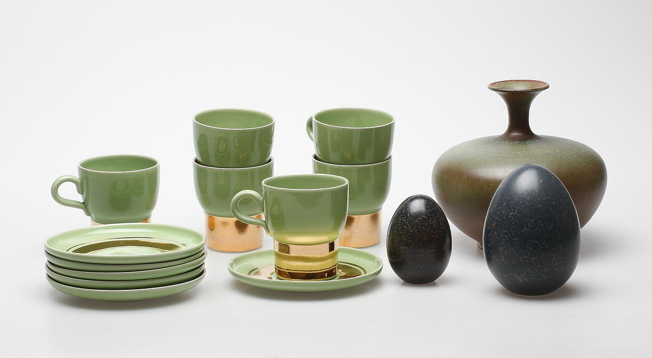 KERAMIKFÖREMÅL, 9 delar, Höganäs.