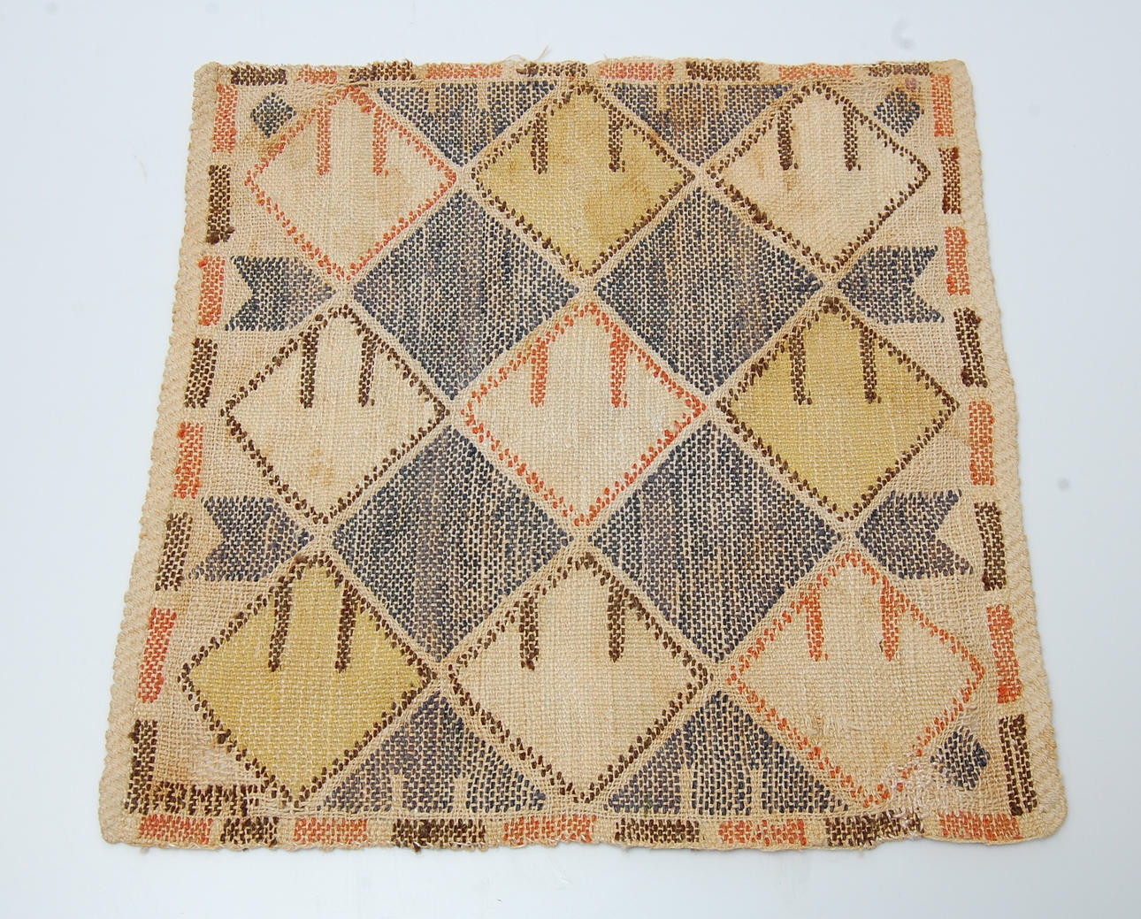 MÄRTA  MÅÅS-FJETTERSTRÖM. textil, märkt AB MMF.