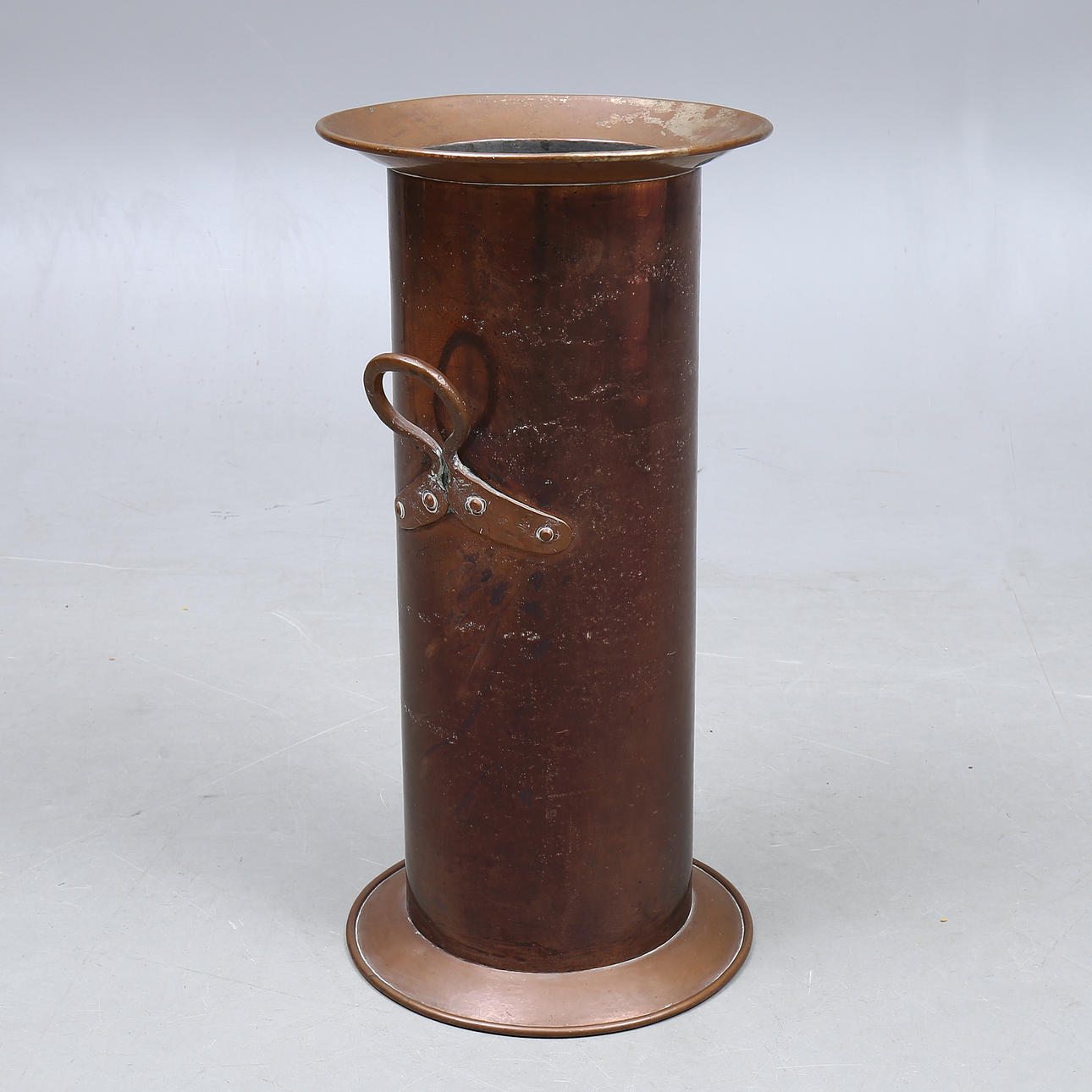 PARAPLYSTÄLL, koppar, omkring sekelskiftet 1900.