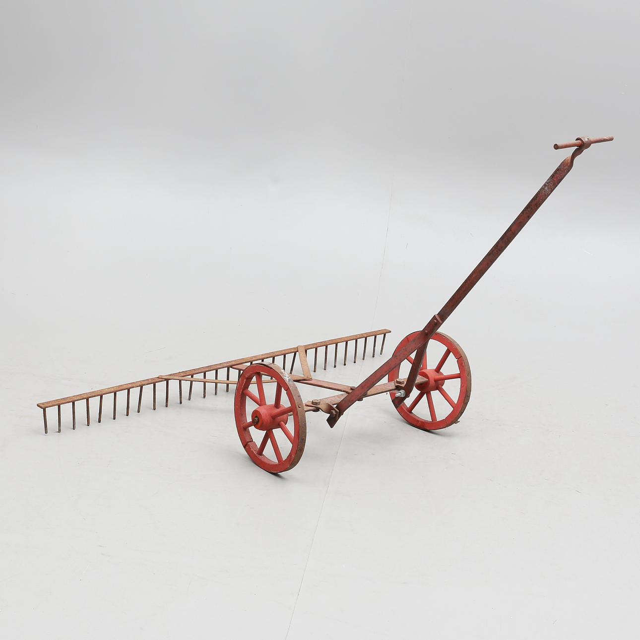 ALLMOGE, redskap, gruskratta, metall/trä.