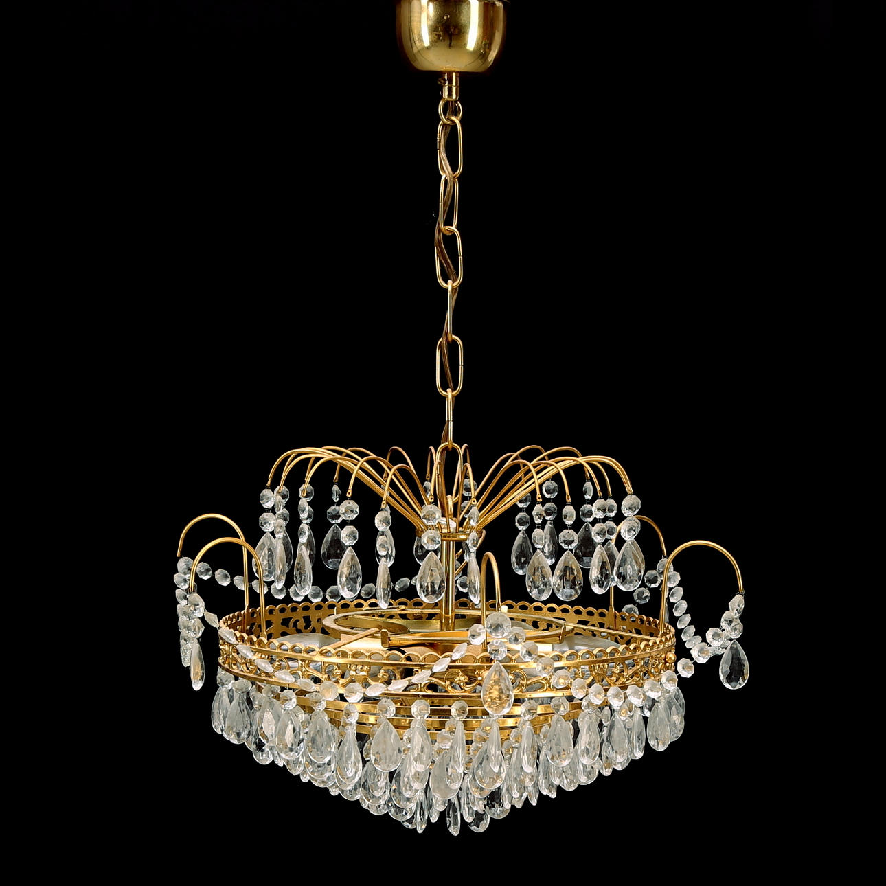 TAKARMATUR, ljuskrona, Höjd 65 cm inkl. kedja, 1900-tal.